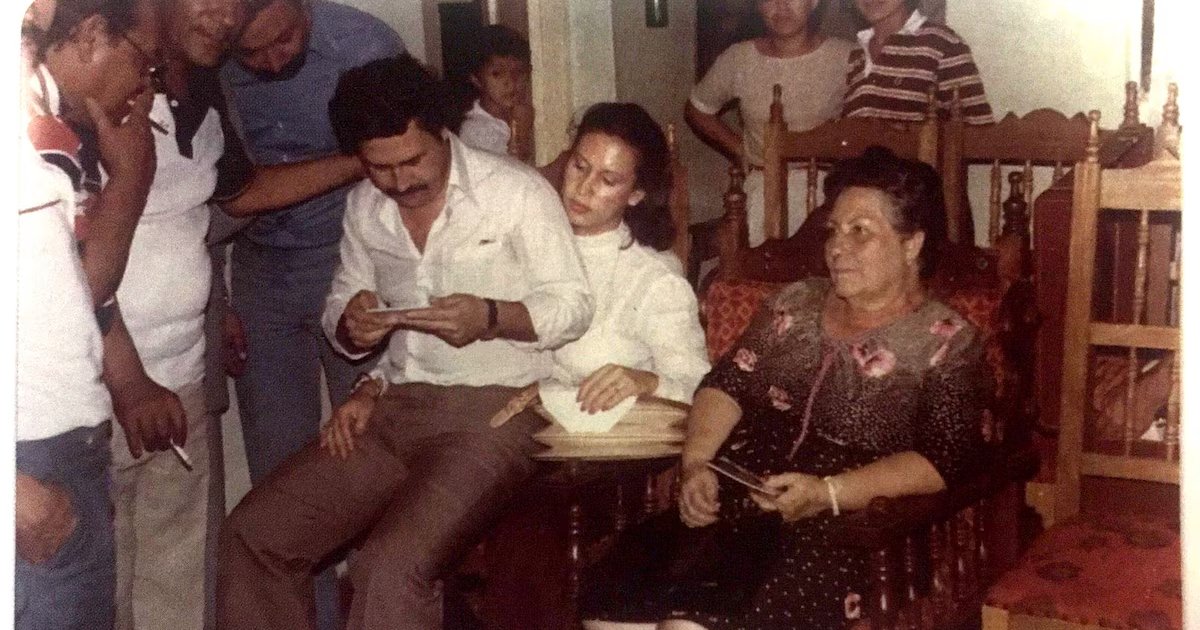 foto real pablo escobar preso catedral